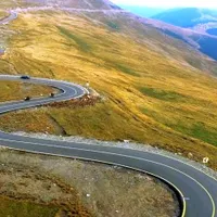 A fost redeschisă circulația rutieră pe Transalpina, pe sectorul Rânca - Curpăt. / Foto: pedalnorth.com