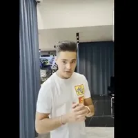 Vlogger-ul Selly, agent imobiliar pe Litoral. / Foto: captură video