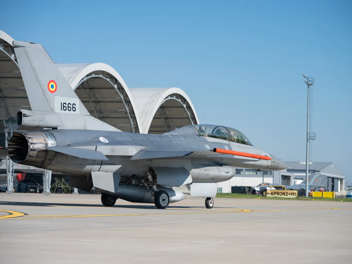 Avion F-16 la la Baza Aeriană 86 Borcea - Foto: EFTC