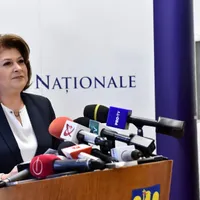 Ministrul interimar al Educației, Rovana Plumb, nu știe cât plătește de la buget pentru un elev Foto: Facebook Ministerul Educației