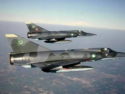 Momentul în care avioane Mirage ale Franței vânează două avioane de luptă ale Rusiei - Foto: aviationsmilitaires.net (imagine cu caracter ilustrativ)