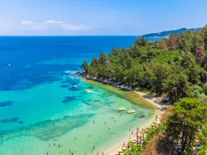 Un român în vârstă de 37 de ani a murit în Thassos. El se afla în vacanță alături de soție și de cei trei copii