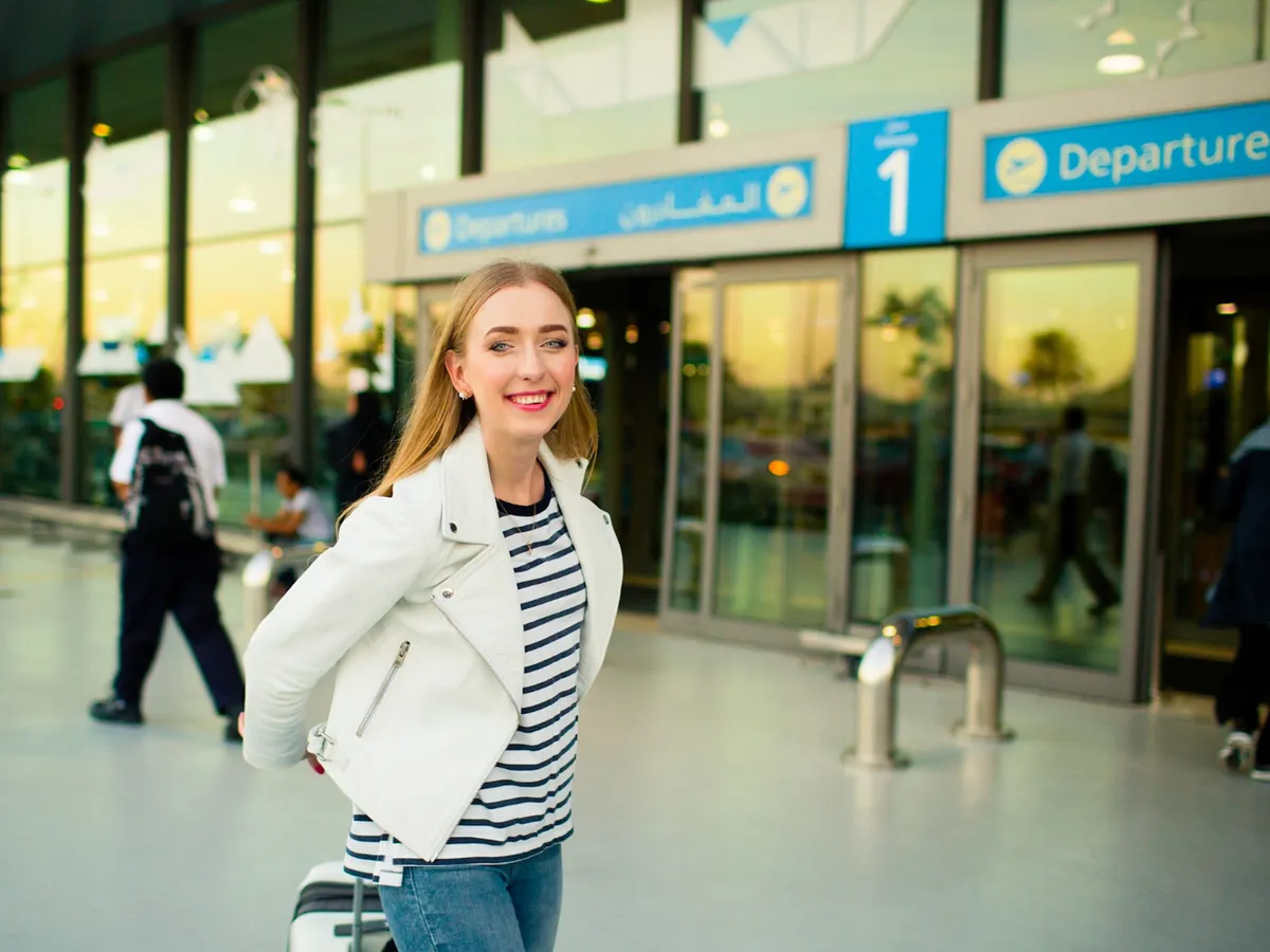 Femeie în aeroport Foto: Freepik (rol ilustrativ)