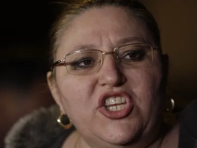 Diana Șoșoacă, transportată la spital. A fost implicată într-un accident rutier în București