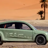 O mașină electrică a parcurs peste 1.000 km cu un „plin”. Afla ce „șmecherie” a ajutat-o - Foto: captură video/Bart van Overbeek