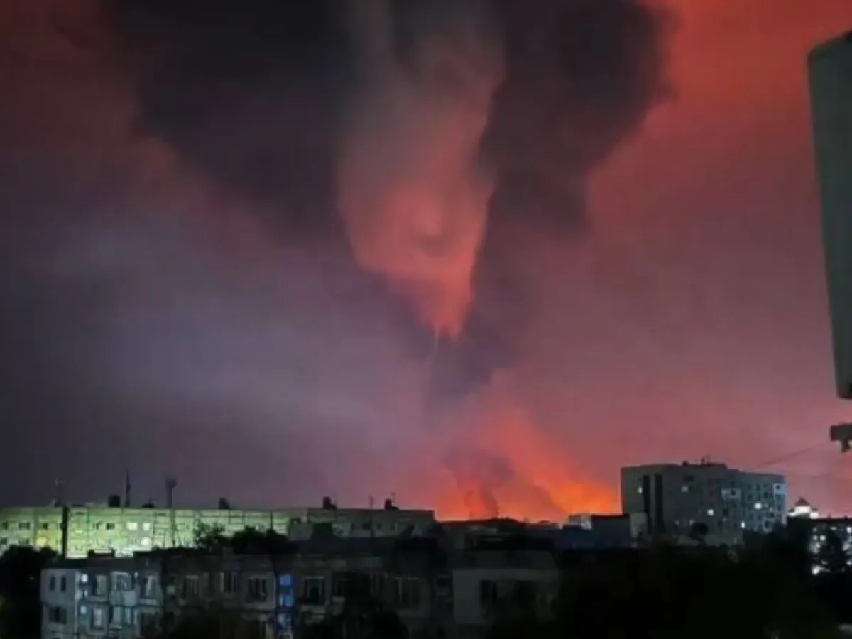 Explozii la o rafinărie Rosneft - Foto: X/ @bayraktar_1love - Captură foto