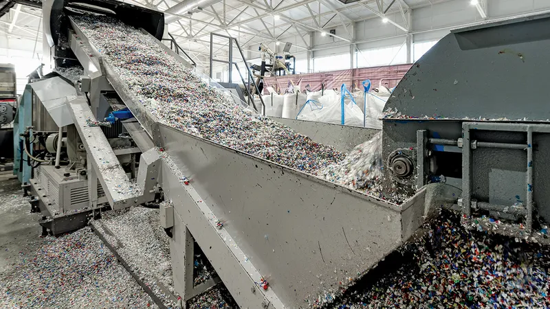 Reciclarea sticlelor PET se apropie de 30%