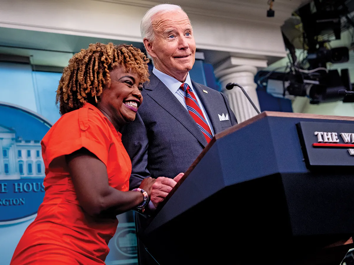 PARTENERIAT Jean-Pierre spune că democrații trebuie să rămână un „partid cu o bază largă“ și să nu „excludă voci“. Aici, în sala de briefing cu Biden, în octombrie 2024