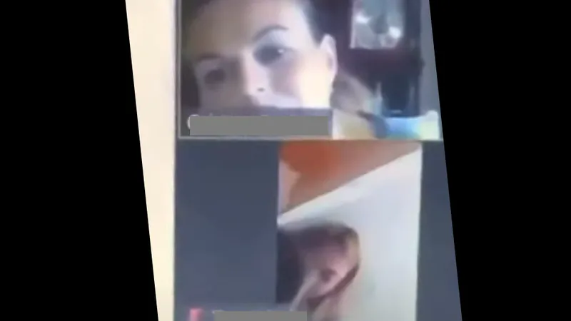 O studentă care făcea dragoste și a uitat să închidă camera în timpul cursurilor online, reabilitată Foto: captură Youtube