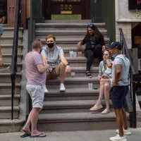 Franța a interzis consumul de alcool în public/Foto: Getty