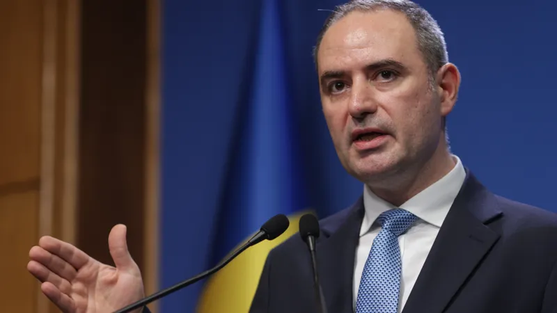 Ministrul Finanţelor, Alexandru Nazare, în conferinţă de presă - Foto: INQUAM PHOTOS/George Călin
