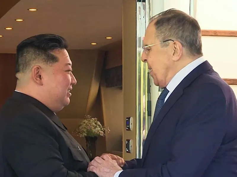 Serghei Lavrov se întâlneşte la Wonsan cu preşedintele Coreei de Nord, Kim Jong Un - Foto: Profimedia Images