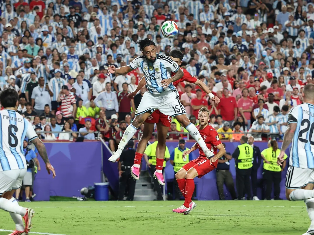 Argentina și Anglia s-au calificat în semifinalele Cupei Mondiale, după ce au bătut Elveția și Norvegia