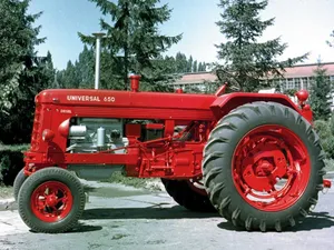 Tractorul românesc U650, medaliat cu aur, acum 60 de ani, în Germania. Era sub licență Fiat - Foto: automobileromanesti.ro