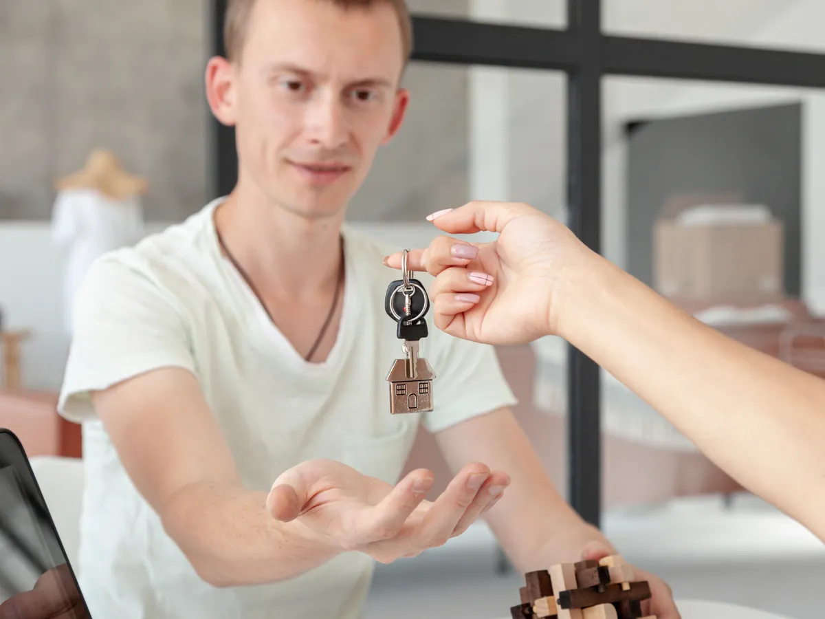 Motivul pentru care nu ar trebui să te grăbești să cumperi un apartament abia renovat. Ce poate ascunde?