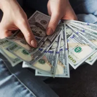 Cine sunt angajații români care primesc 2.500 lei în plus la salariu Foto: Unsplash.com - rol ilustrativ