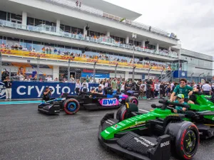 Cel mai tare tur de circuit de Formula 1, la Miami. S-a „alergat” în mașini din piese Lego - Foto: Profimedia Images