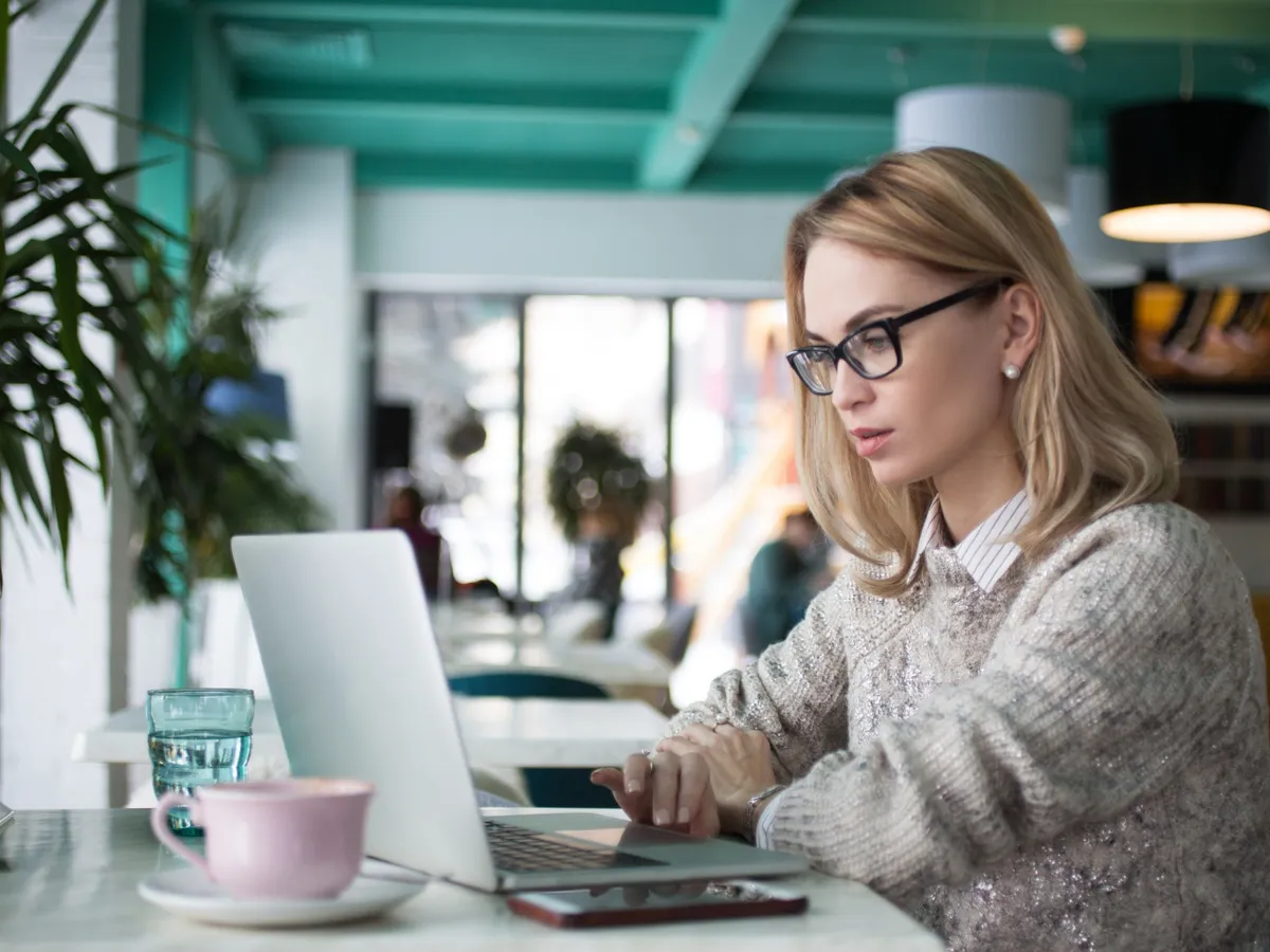 Ce să pui în biroul de la muncă pentru a atrage mai mulți bani? Te ajută să te concentrezi mai bine