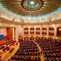 Indexarea pensiei, înghețată. Deconturile parlamentarilor de 35.000 lei/lună rămân neatinse - Foto: Profimedia Images (rol ilustrativ)