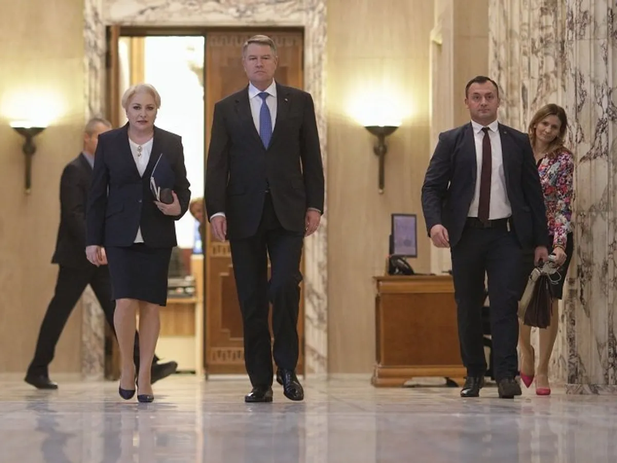 Klaus Iohannis și Viorica Dăncilă sunt cei doi aspiranți la fotoliul de  la Cotroceni. Sursa: Inquam Photos - Octav Ganea