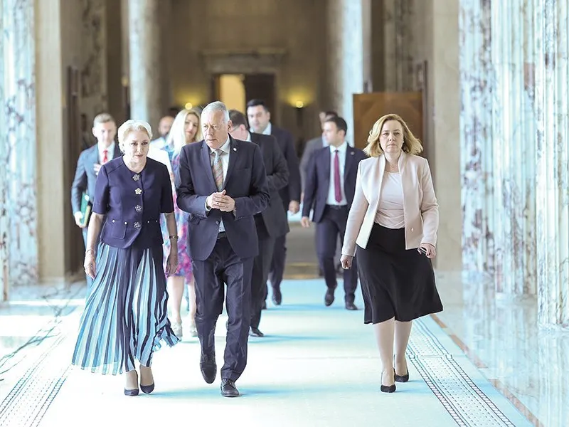 #PSDREZISTĂ Guvernul PNL conlucrează cu oamenii Vioricăi Dăncilă, precum Mirela Călugăreanu, șefa ANAF sau Laszlo Borbely (foto centru) - Foto: INQUAM PHOTOS/ Octav Ganea