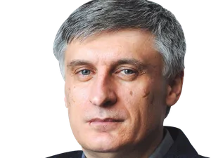 Cătălin Avramescu este conferențiar la Facultatea de Științe Politice a Universității din București