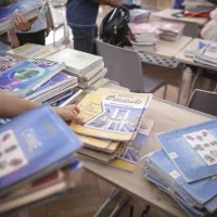 Sfat pentru părinți: Cumpărați rechizitele doar de la magazine care vă dau factură. Foto Inquam Photos/Octav Ganea