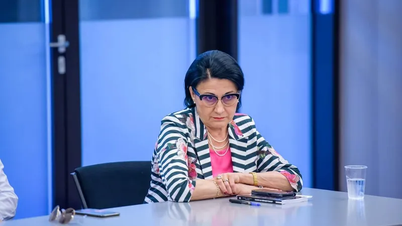 Dr. Ing. Ecaterina Andronescu are probleme cu adunarea Foto: Facebook