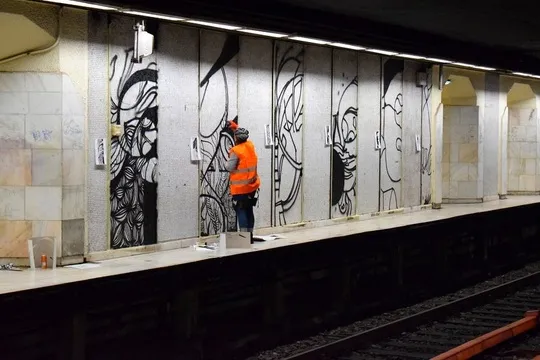 Mai multe stații de metrou din București, transformate în galerii de artă subterană. / Foto: news.ro