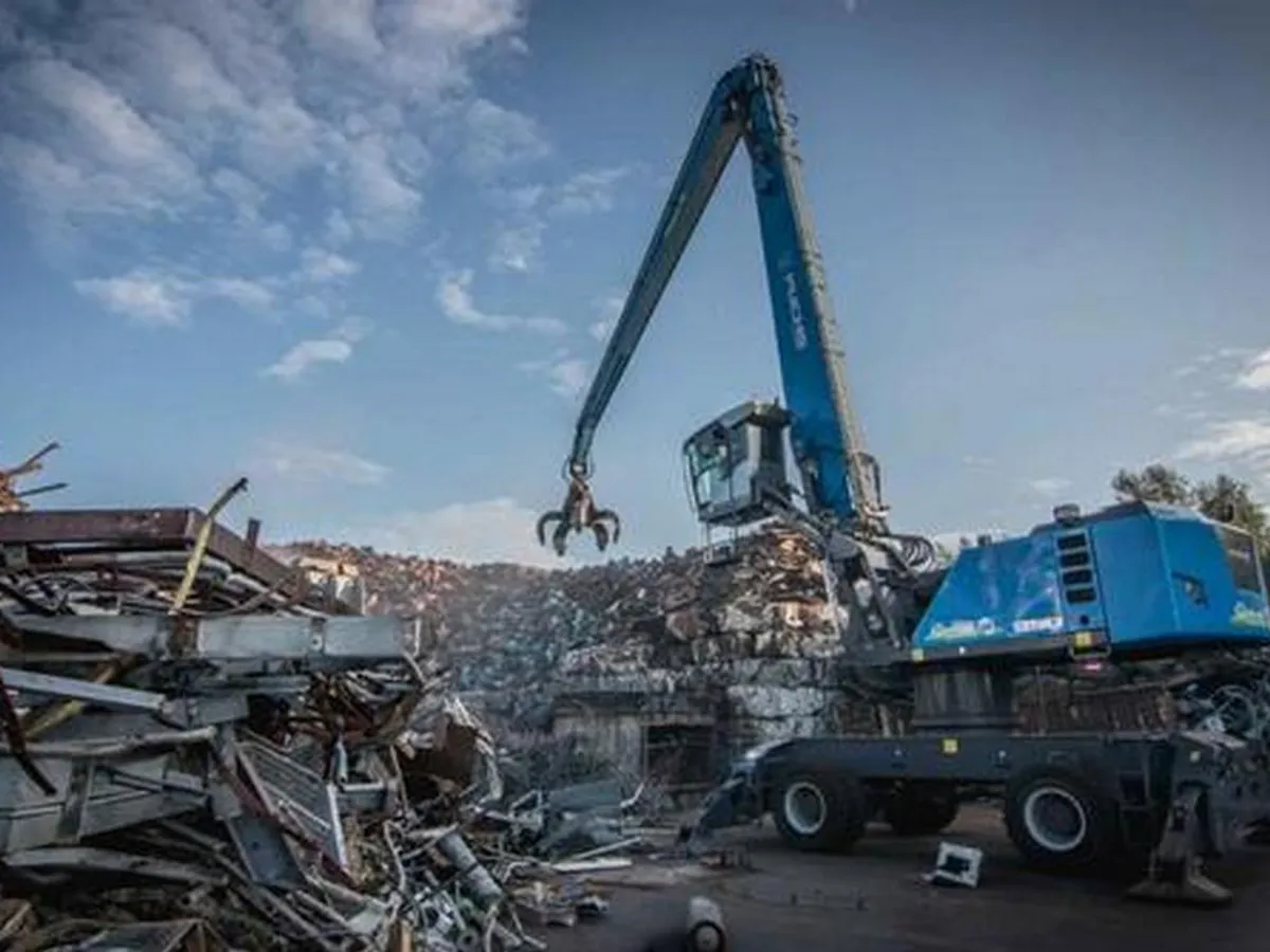 Dezastru, la un centru de colectare a fierului vechi din Galați. Garda de Mediu a dat 100.000 € amendă