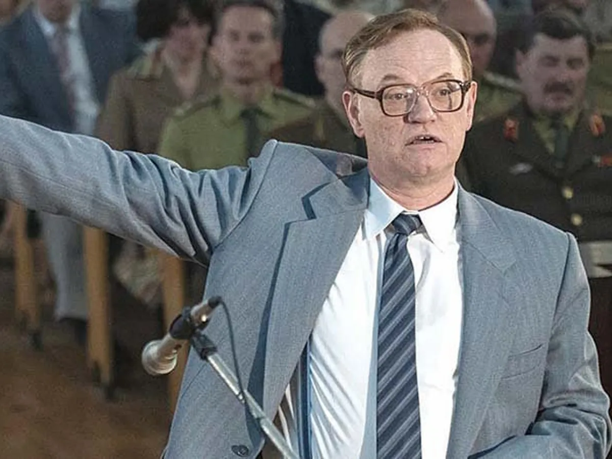 Jared Harris îl interpretează pe Valeri Legasov