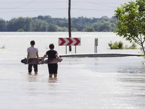 VIDEO Încă un județ afectat de inundații. Apele au năvălit în casele oamenilor. ISU intervine - Foto: INQUAM PHOTOS/Cornel Putan