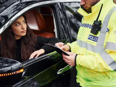 Ești șofer, ai rămas fără permis și vrei să-ți reduci perioada de suspendare? S-a schimbat legea - Foto: Freepik (Imagine cu rol ilustrativ)