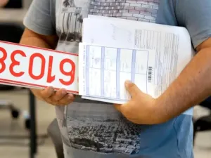 Poți sau nu să pleci cu mașina cu numere provizorii, „roșii”, în vacanță în Schegen? Legea e clară! - Foto: Facebook (Imagine cu rol ilustrativ)