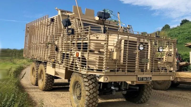 VIDEO Vehicule blindate Mastiff, în Ucraina. Merg cu 90 km/h, au mitraliere și lansator de grenade /. EDR Magazine