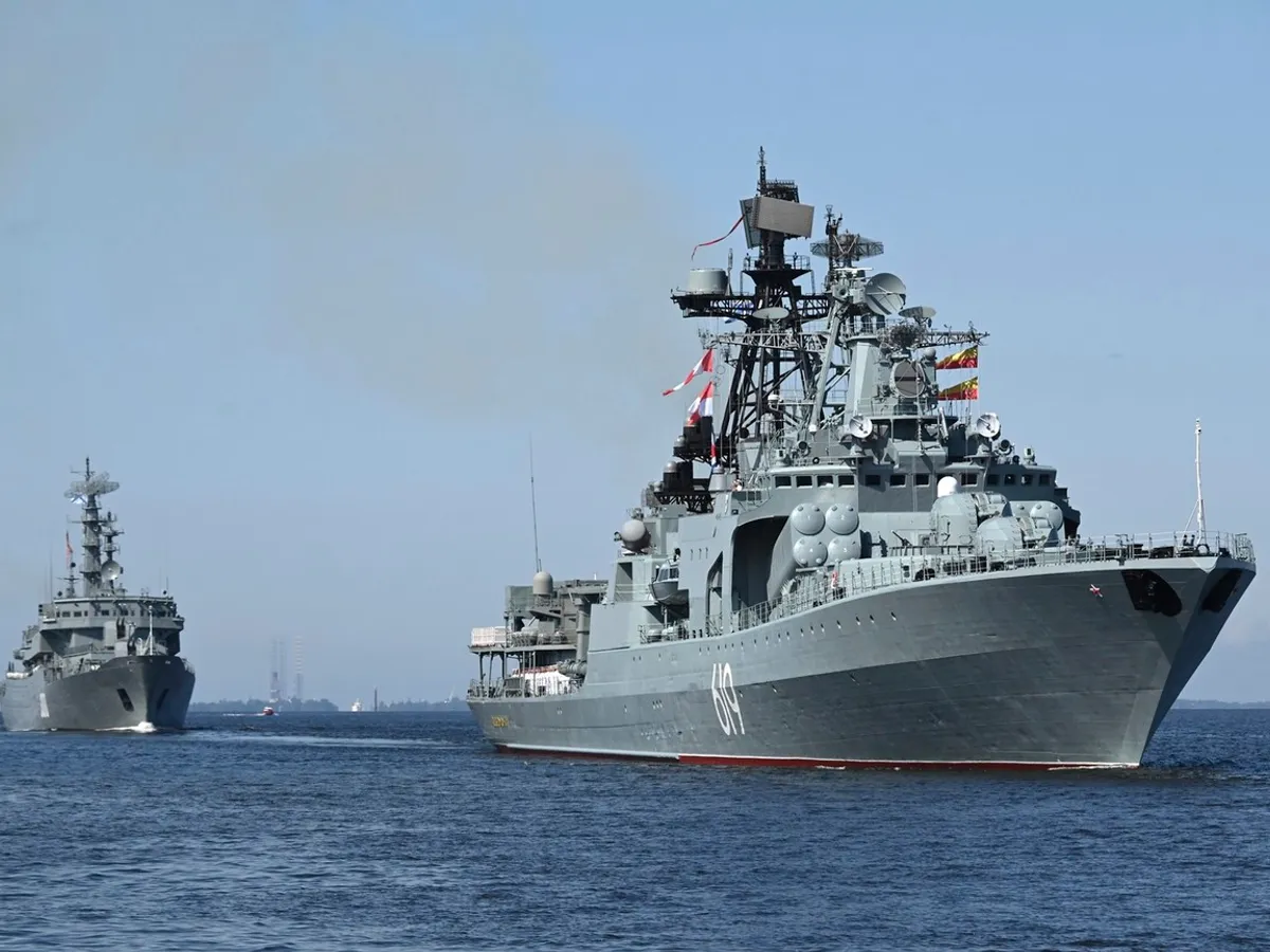 Tensiuni în Mediterana. Nave cargo ale Rusiei escortate de un distrugător, vânate de echipaje SUA, NATO