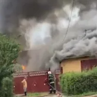 11 oameni au rămas pe drumuri după un incendiu devastator în Brașov. Ce a urmat? - Foto: ISU / imagine rol ilustrativ