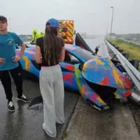 Un YouTuber și-a făcut zob bolidul de 200.000 € „LIVE”. A acvaplanat cu telefonul în mână - Foto: captură video