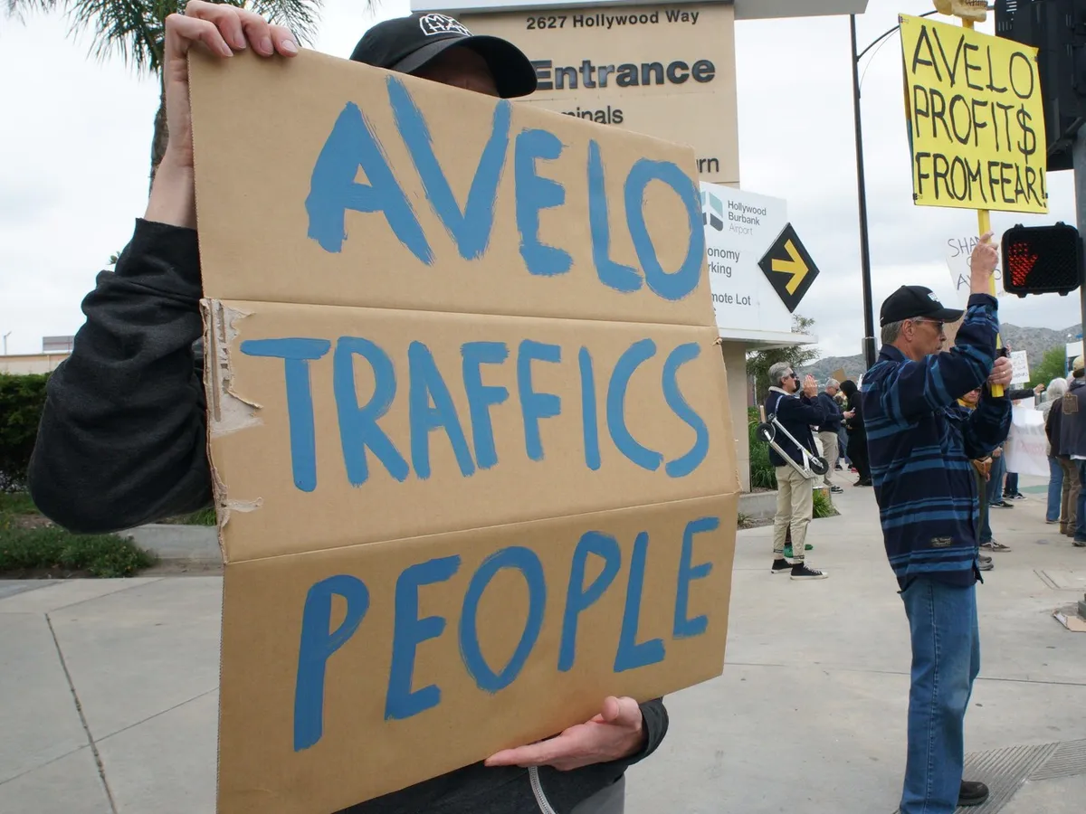 Proteste împotriva companiei  - Foto: Profimedia Images (imagine cu rol ilustrativ)