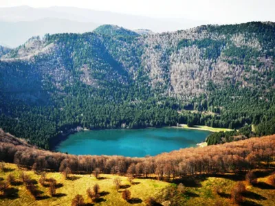 Lacul Sfânta Ana - Foto: Destinații de vacanță