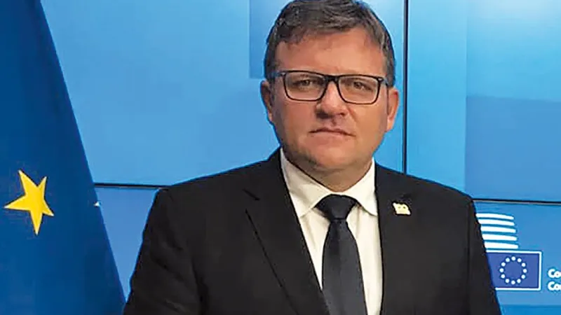 Ministrul Budăi încă se declară surprins că primarii n-au bani pentru salariile asistenților personali ai persoanelor cu dizabilități