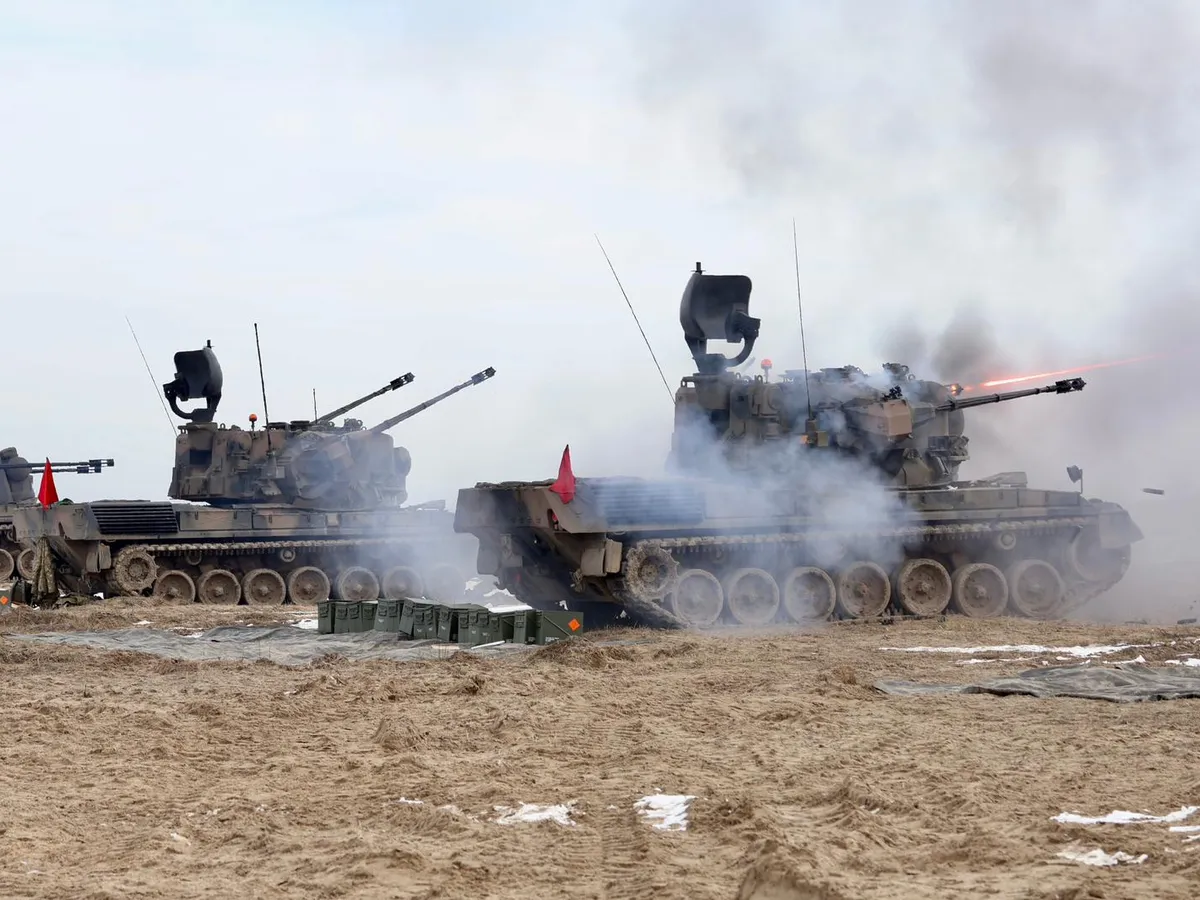 România, gata să producă arme pentru NATO. Companiile românești, promovate ca furnizori direcți ai Alianței