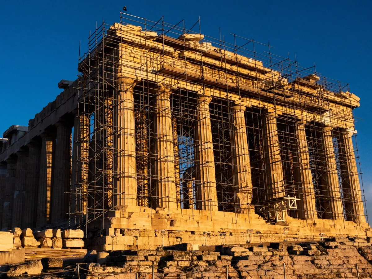 Doi turiști înjunghiați la Acropole. Atacatorul, un grec de 60 de ani fără adăpost. A fost rapid arestat