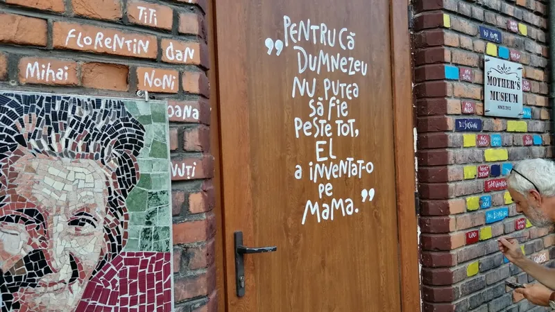 Muzeul Mamei din România, unic în Europa: „Cine intră aici întâlneşte fărâme din mama domniilor lor” - Foto: Mother s Museum