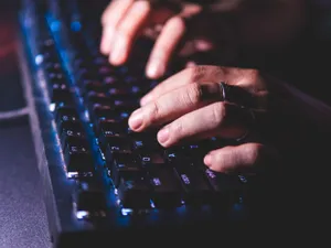 Grupul APT Lazarus, asociat Coreei de Nord, distribuie malware prin exploatarea tehnicii ClickFix