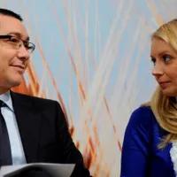 Familia Ponta a intrat în politică cu darul de la nuntă - Foto: Daciana Sârbu / Facebook