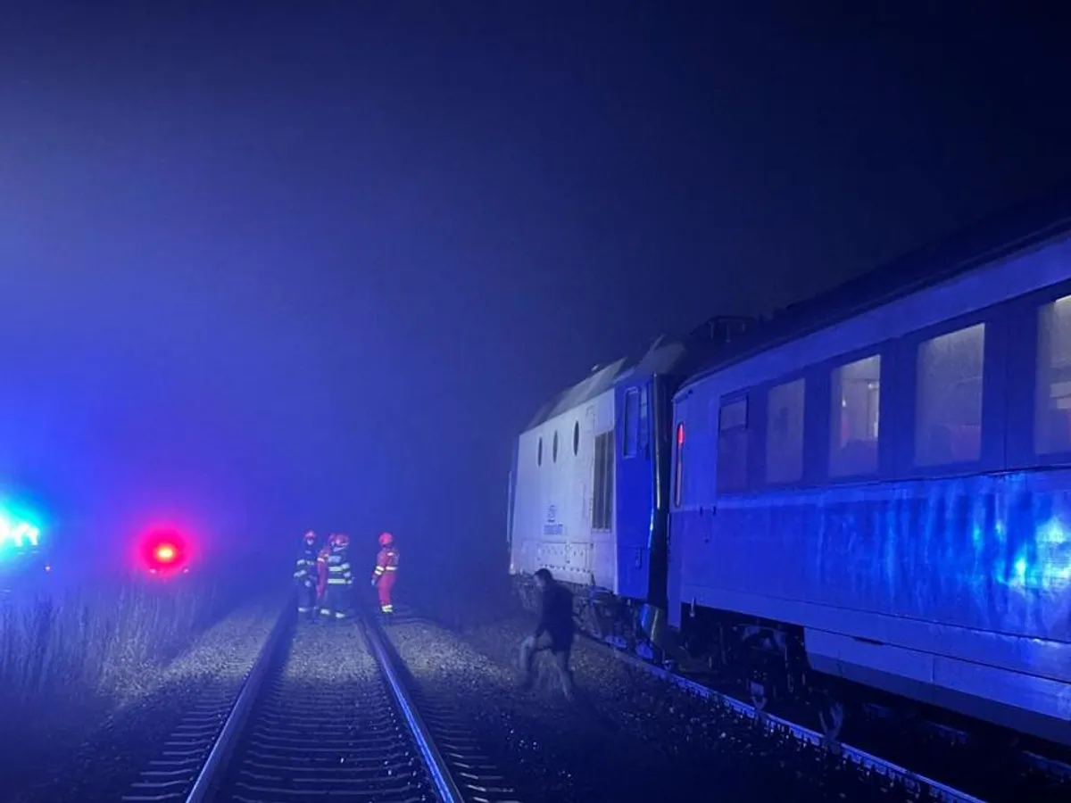 Incendiu într-un tren cu 200 de pasageri, în apropiere de Vaslui. Flăcările au fost stinse de angajații CFR - Foto: News.ro