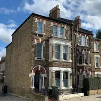 A scăzut piața imobiliară din Londra. Cât a ajuns să coste un apartament aproape de metrou Foto: onlineauctions.my-auction.co.uk