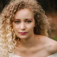 Blonzi cu ochi albaștri (imagine cu rol ilustrativ)-Foto: Pexels/Marcelo Dias