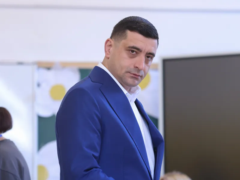 Ioana Bruynseels care a citit moțiunea AUR: omul lui Dăncilă și Dan Voiculescu. Avere: 5.000.000€ - Foto: INQUAM PHOTOS / Octav Ganea